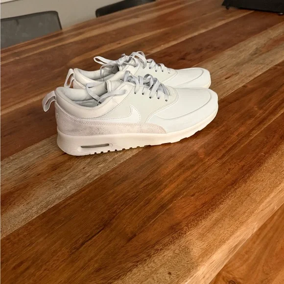 Nike Air Max Thea Pure Platinum, Women’s 8 NWOT - Picture 6 of 9
